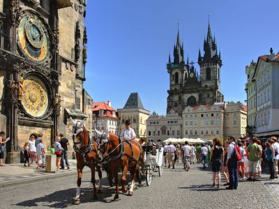 PRAGA ORASUL DE AUR SI CASTELE MEDIEVALE - Praga